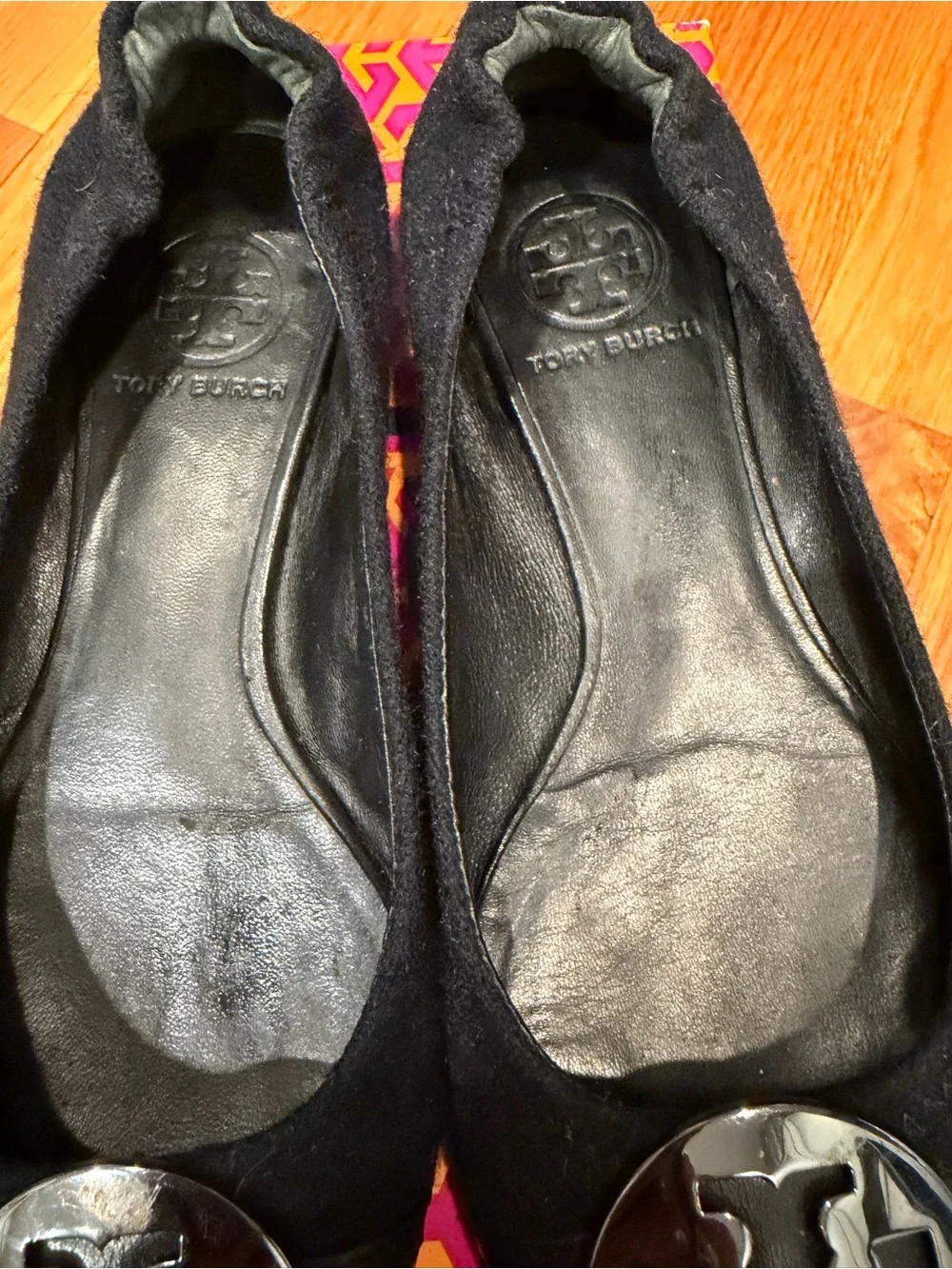 Tory Burch Serena Black/Navy Logo Round-Toe Ballet Flats